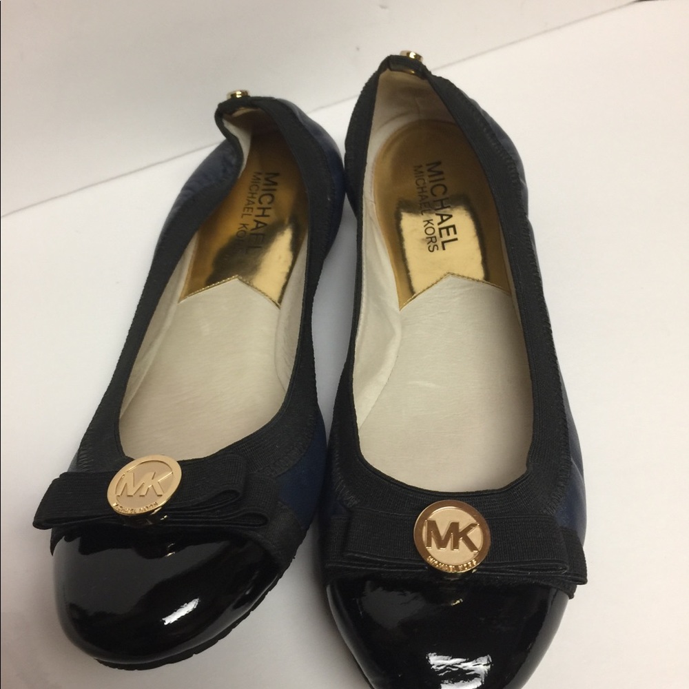 Michael Kors size 7 navy blue flats
